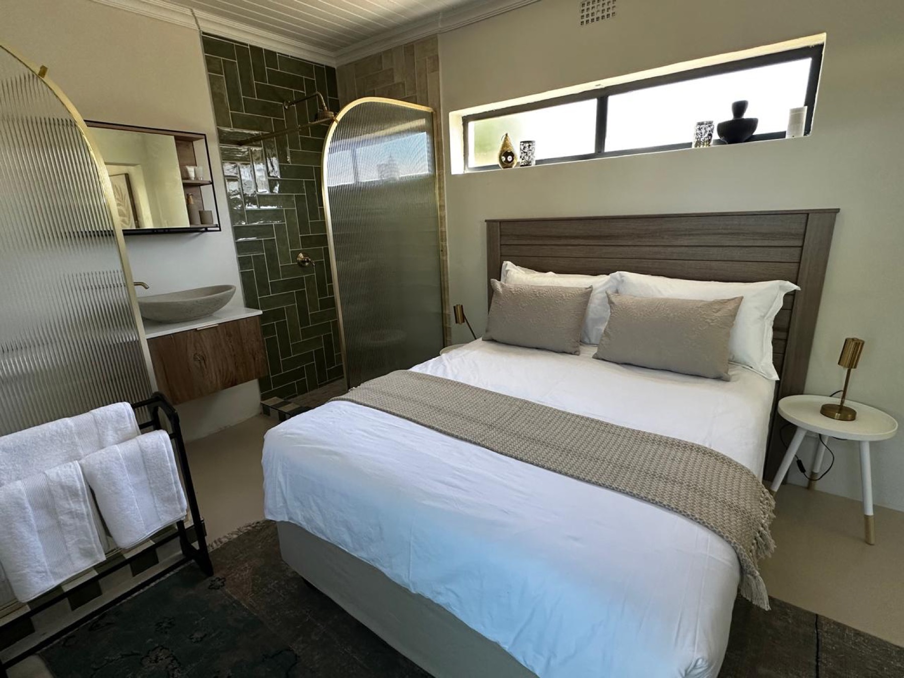 Comfortable double bedroom with en suite bathroom